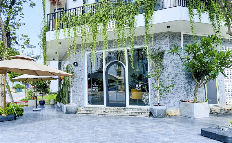 Tân trang vỉa hè đón Tết 2026 với gạch giả đá lục giác Thành Công