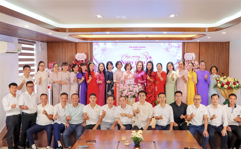 20/10 xinh tươi như hoa của các chị em phụ nữ Thành Công